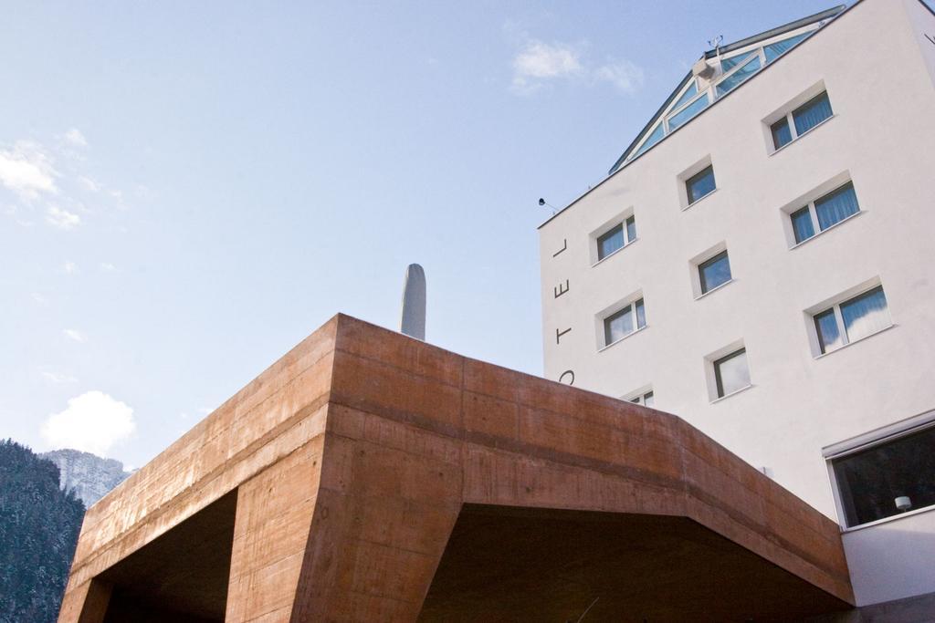 Hotel Weiss Kreuz Thusis Exterior foto